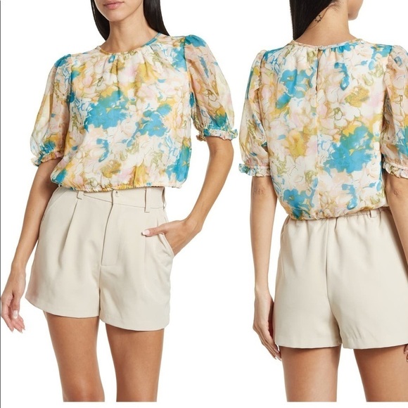 NWT Walter Baker Floral Pleaded Neckline Crop Blouse - Picture 1 of 7